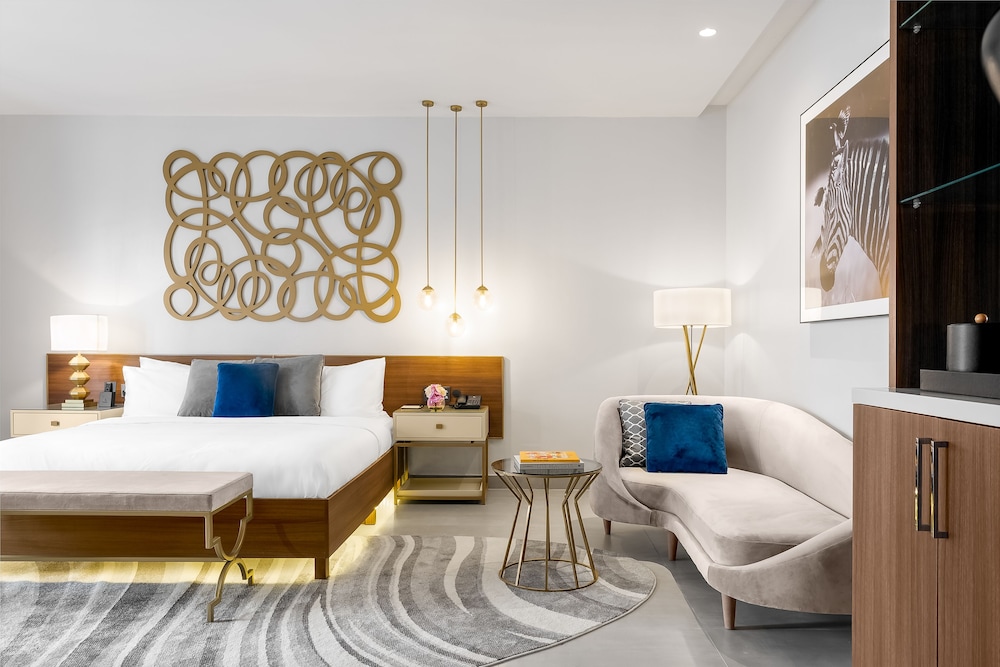 Deluxe King Room