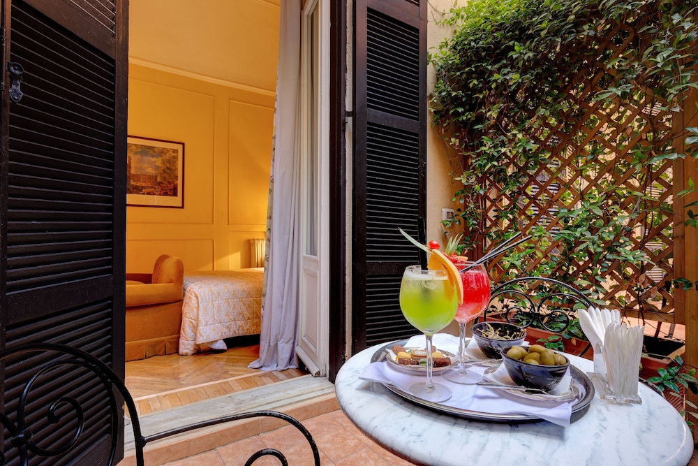 Deluxe Double Room, Balcony, City View photo 3