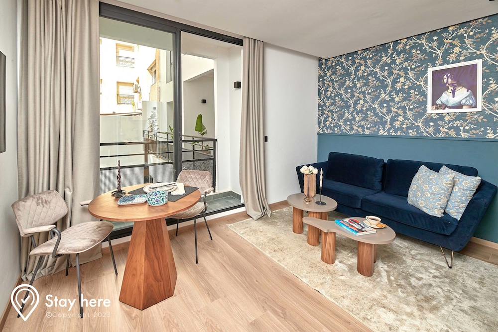 Deluxe Suite - Photo 1