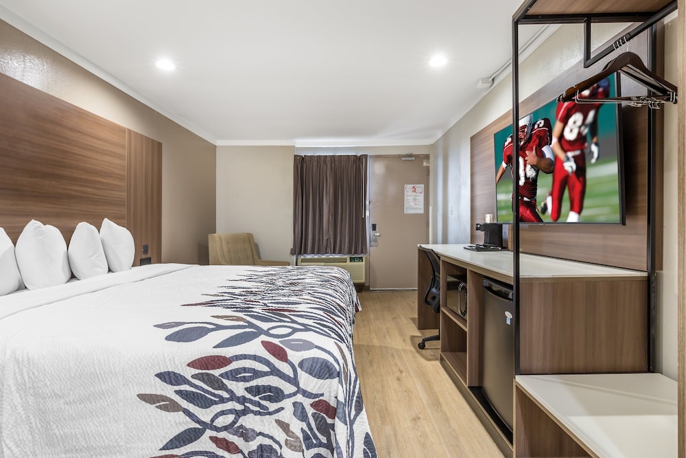 Superior Room, 1 King Bed, Non Smoking - Photo 4