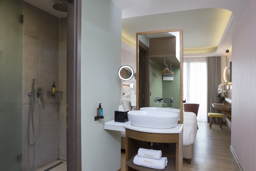 Executive Room, 2 Twin Beds, City View thumbnail 5