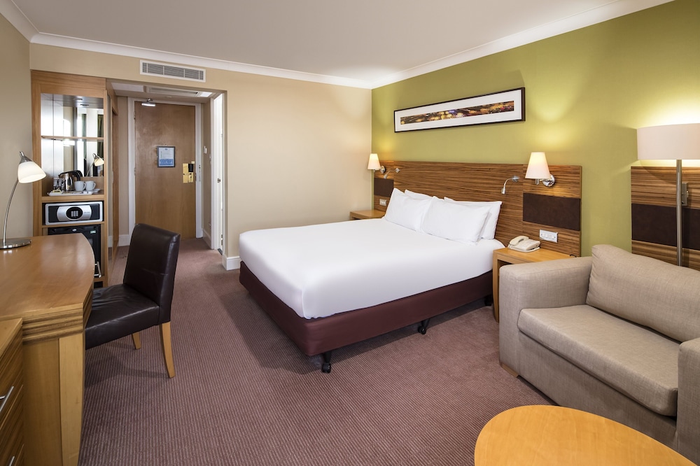 Standard Room, 1 Queen Bed with Sofa bed photo 3