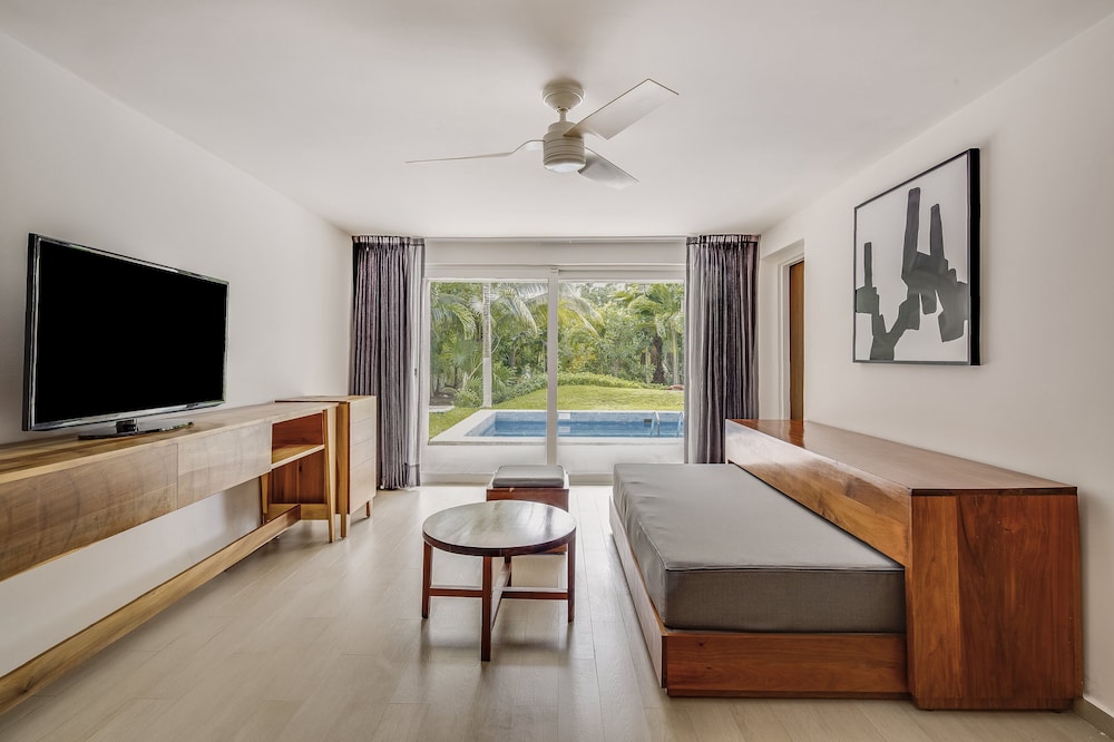 Family Suite, 3 Bedrooms, Private Pool - Photo 5