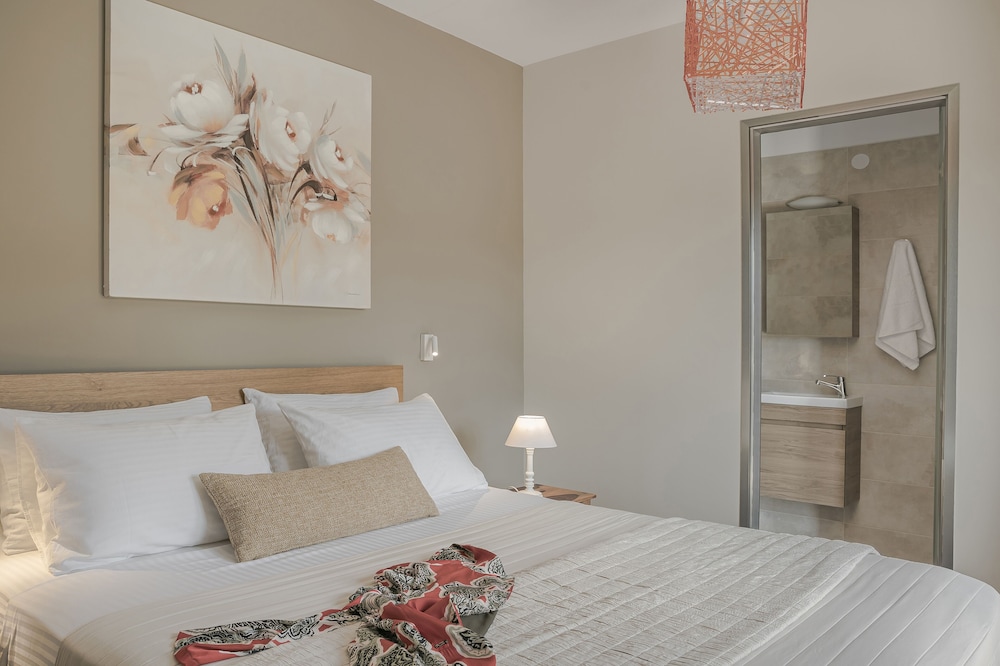 Panoramic Apartment, 2 Bedrooms, Balcony, Sea View