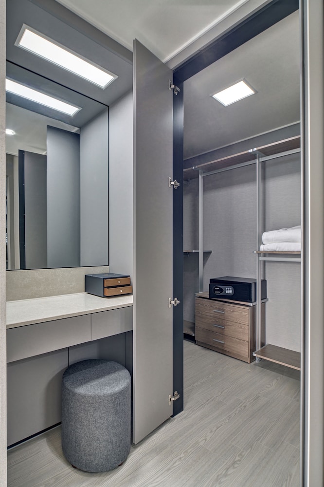 Executive Mountain Suite - Photo 3