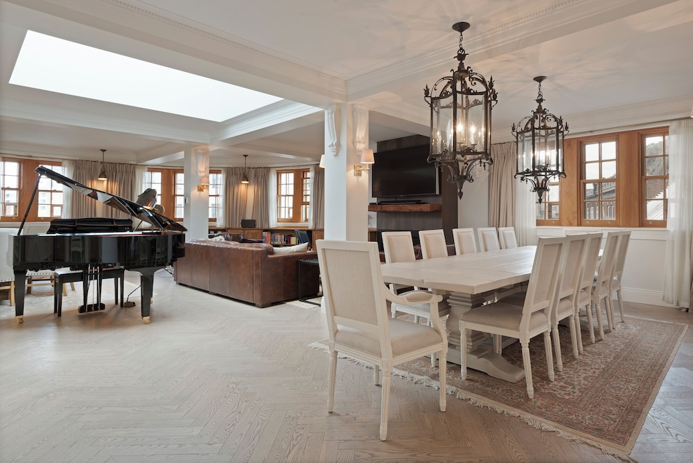Royal Suite (Building B, No Pets allowed, No groups) - Photo 4