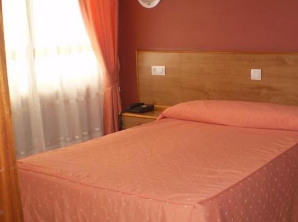 Double or Twin Room photo 3