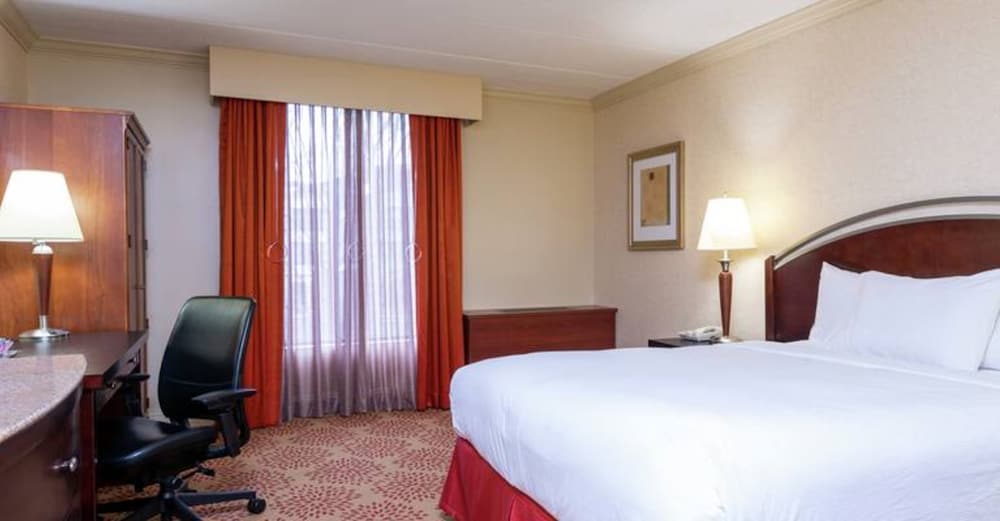 Room, 1 Queen Bed, Accessible (Mobility & Hearing, Roll-in Shower) - Photo 1