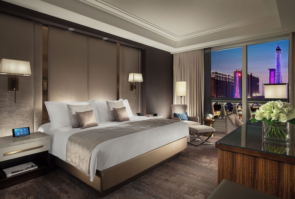 Marseille Premier Suite King