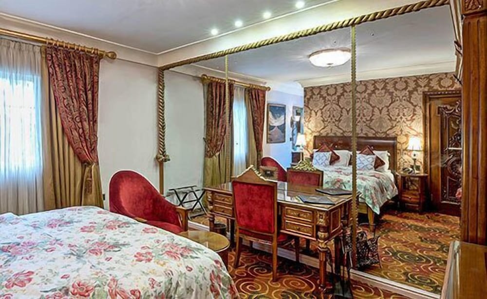 Basic Room (Naomi)