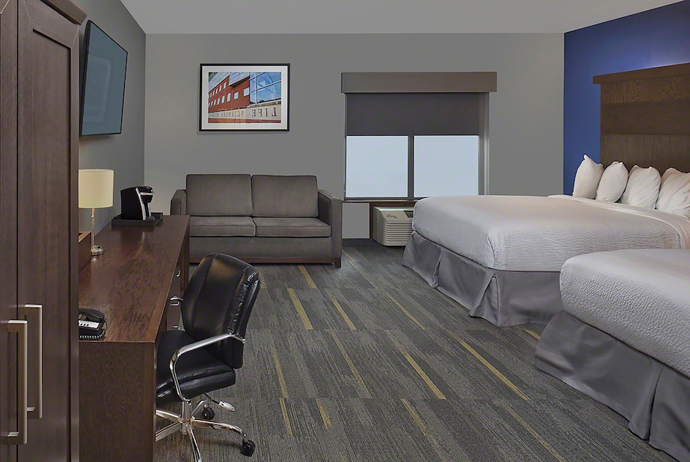 Room, 2 Queen Beds, Bathtub photo 2