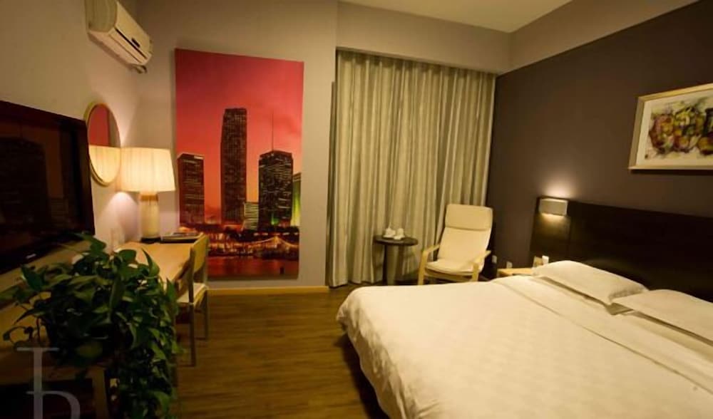 Deluxe Queen Room(Mainland Chinese Citizen Only） photo 3