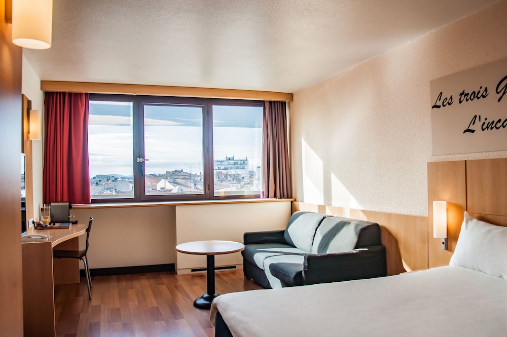 Executive Room, 1 Double Bed with Sofa bed - Photo 7