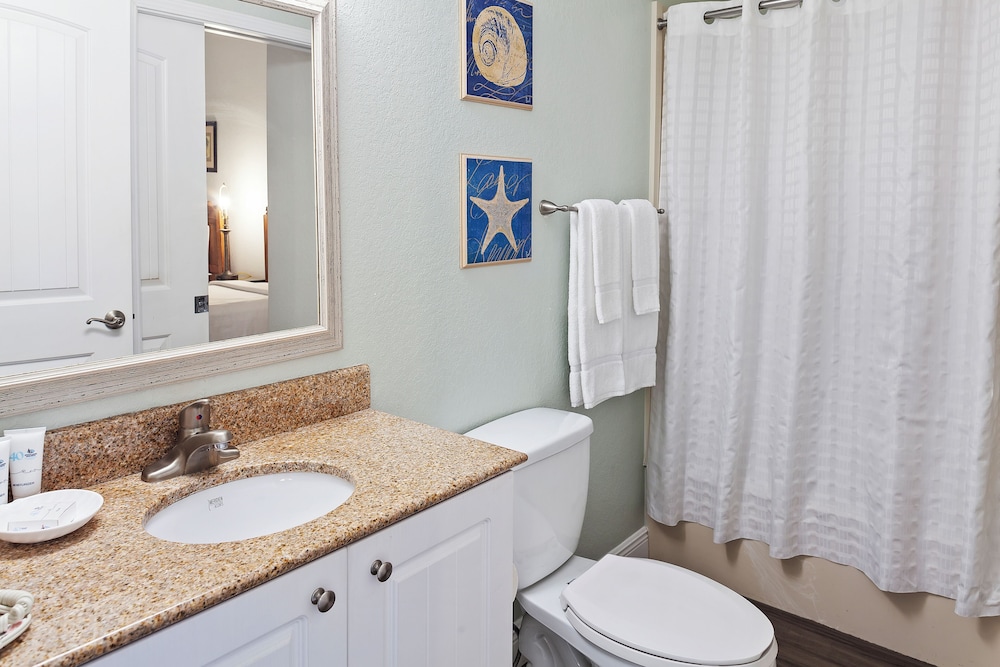 Condo, 2 Bedrooms, Partial Ocean View photo 2