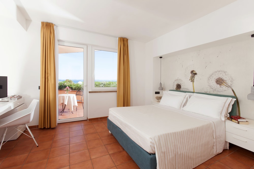 Superior Room, Balcony, Sea View photo 2