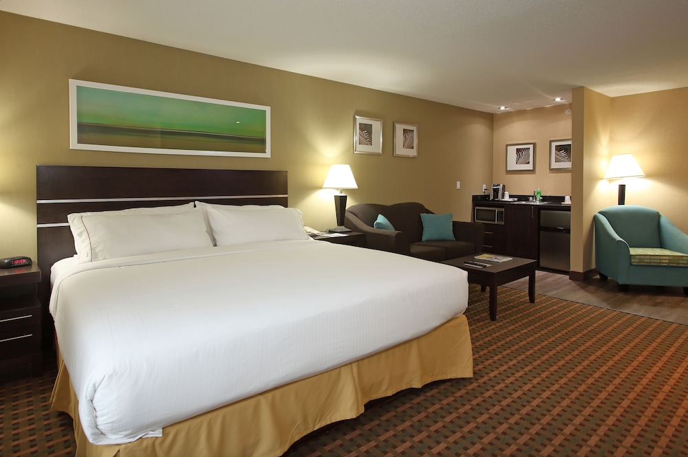 Junior Suite, 1 King Bed, City View (Wet Bar) - Photo 1