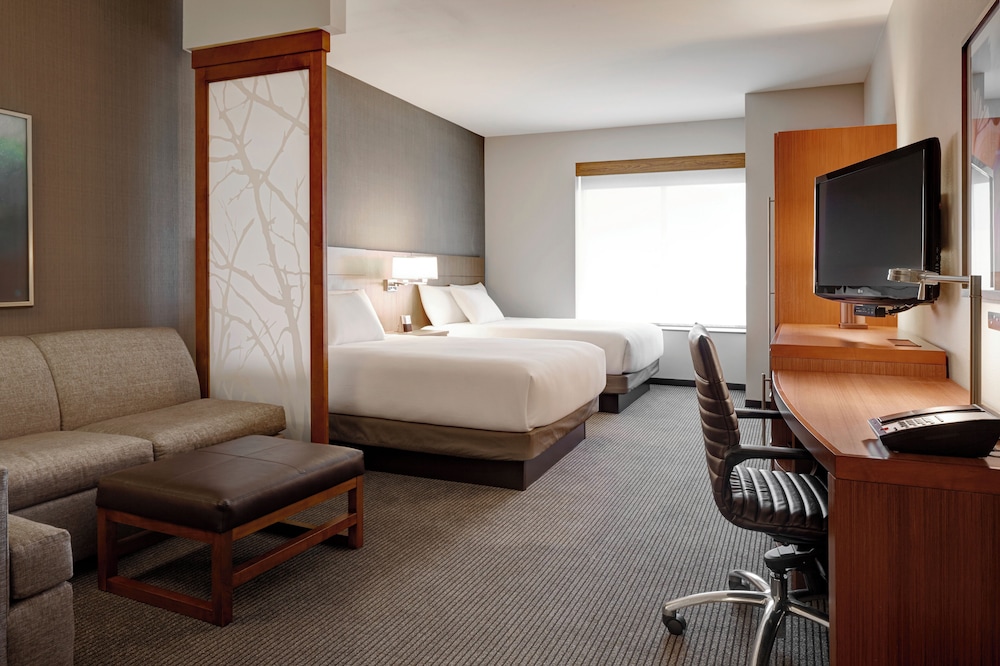 Room, Accessible (with shower)