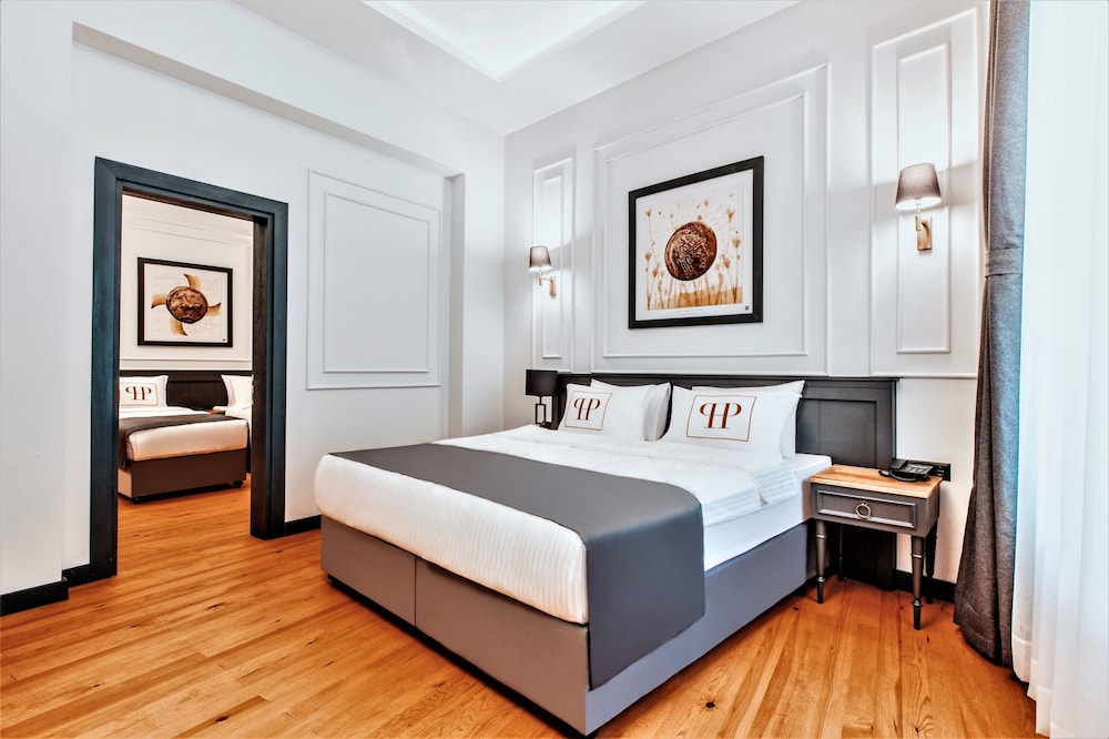 Deluxe Family Suite photo 3