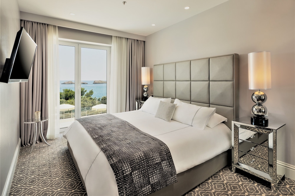 Executive Room, 1 King Bed, Sea View