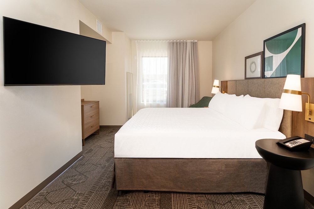 Suite, 1 Bedroom, Roll-in Shower, Kitchen (Communications Accessible) - Photo 2