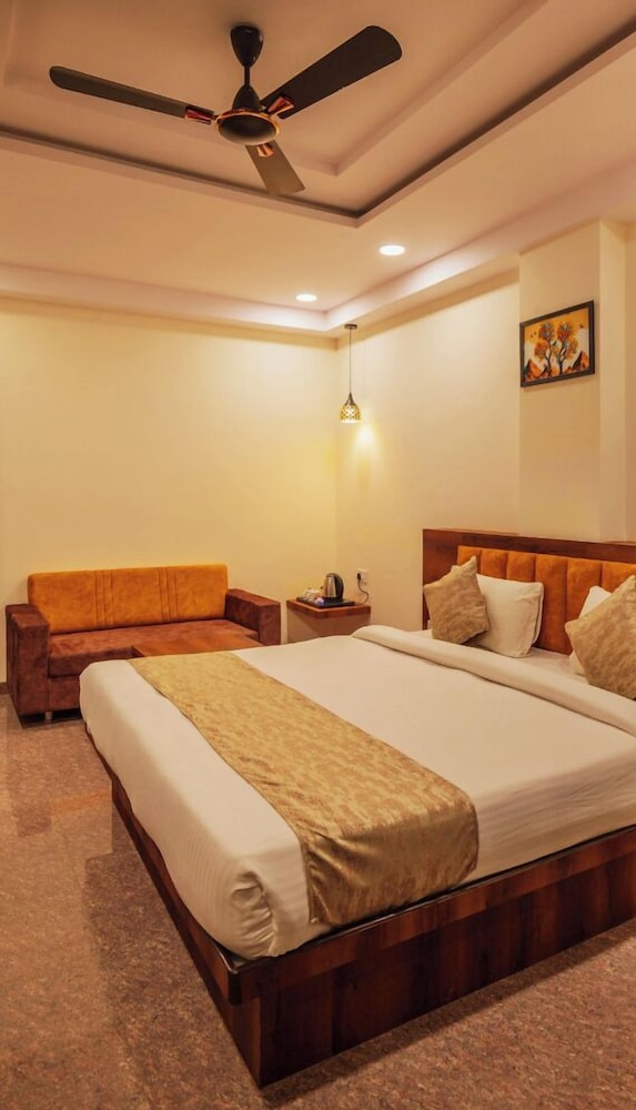 Luxury Double Room, Balcony, City View photo 1