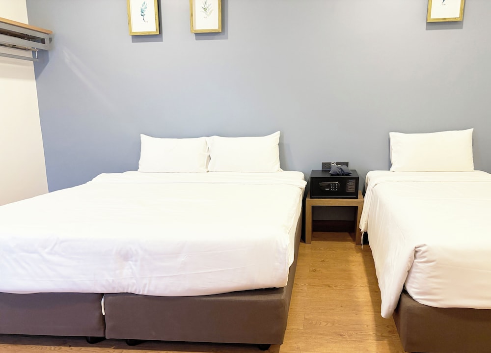 Triple Room, 1 Bedroom - Photo 2