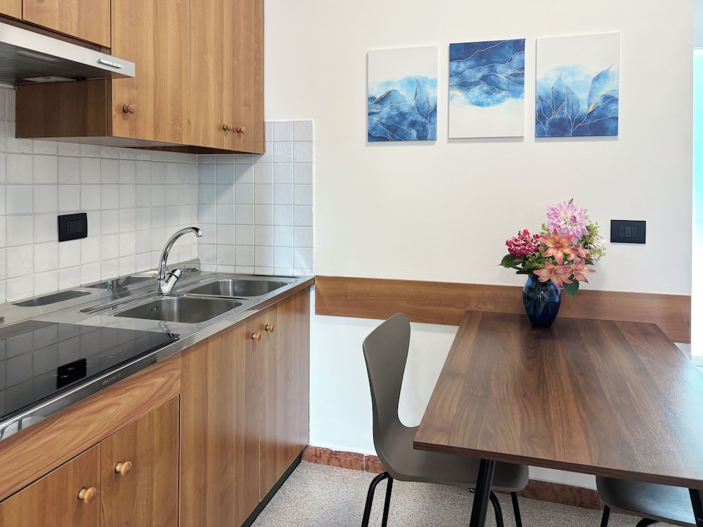 Triple Room, Kitchen, City View photo 3