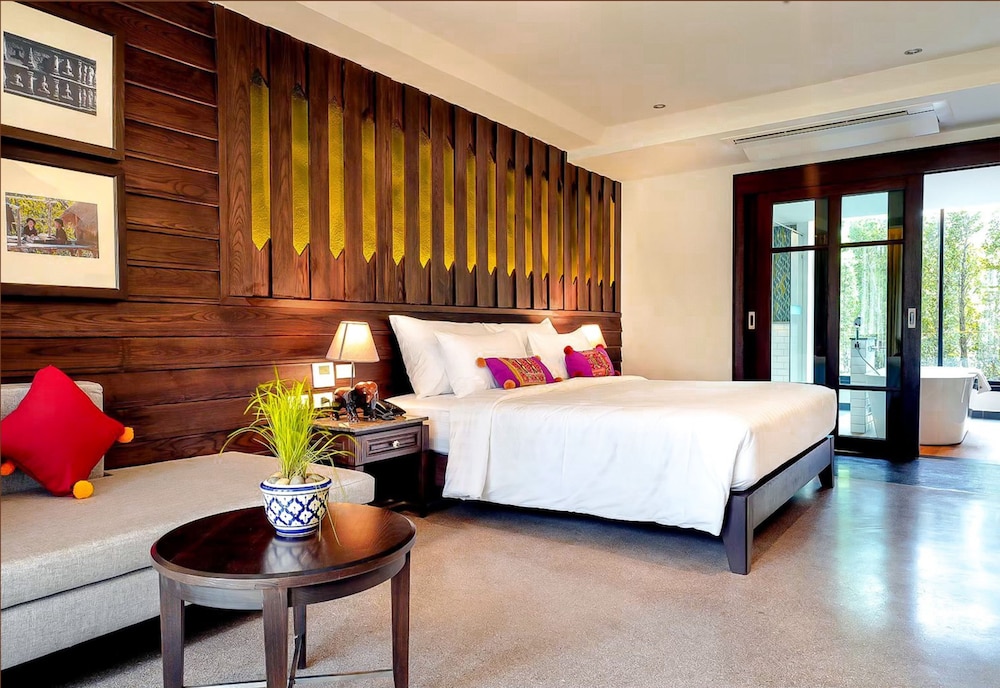 Smile Grand Deluxe Double Bedroom - Photo 4