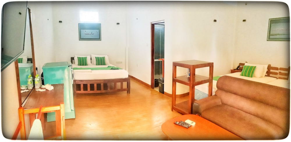 Deluxe Quadruple Room photo 2
