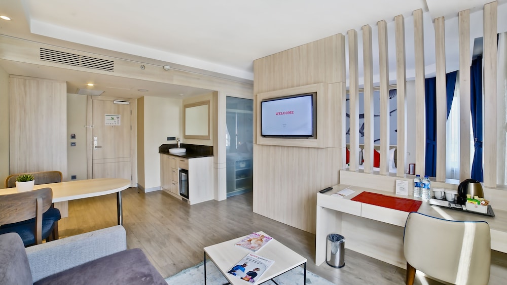 Suite, 1 Queen Bed