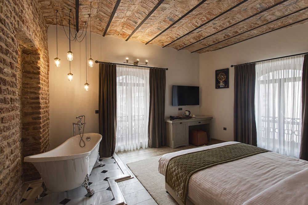 Junior Suite with Bathtub photo 2