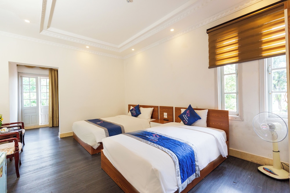 Standard Quadruple Room, Hill View