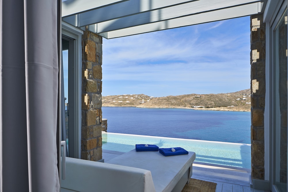 Grand Deluxe Two Bedroom Villa with Private Pool Sea View - Photo 6