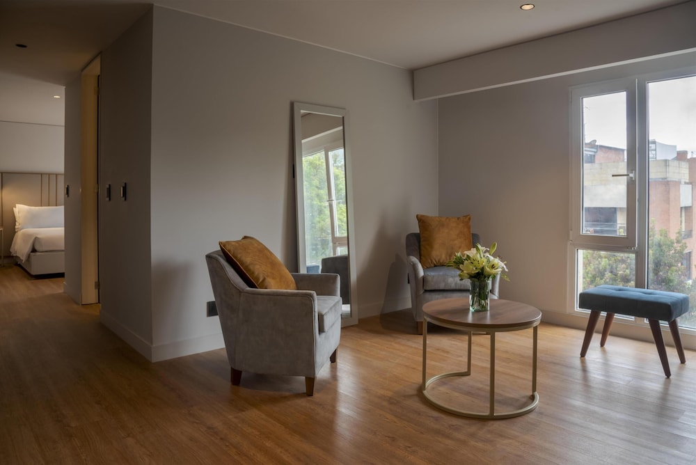 Junior Suite (Extra Bed 3 adults) - Photo 1