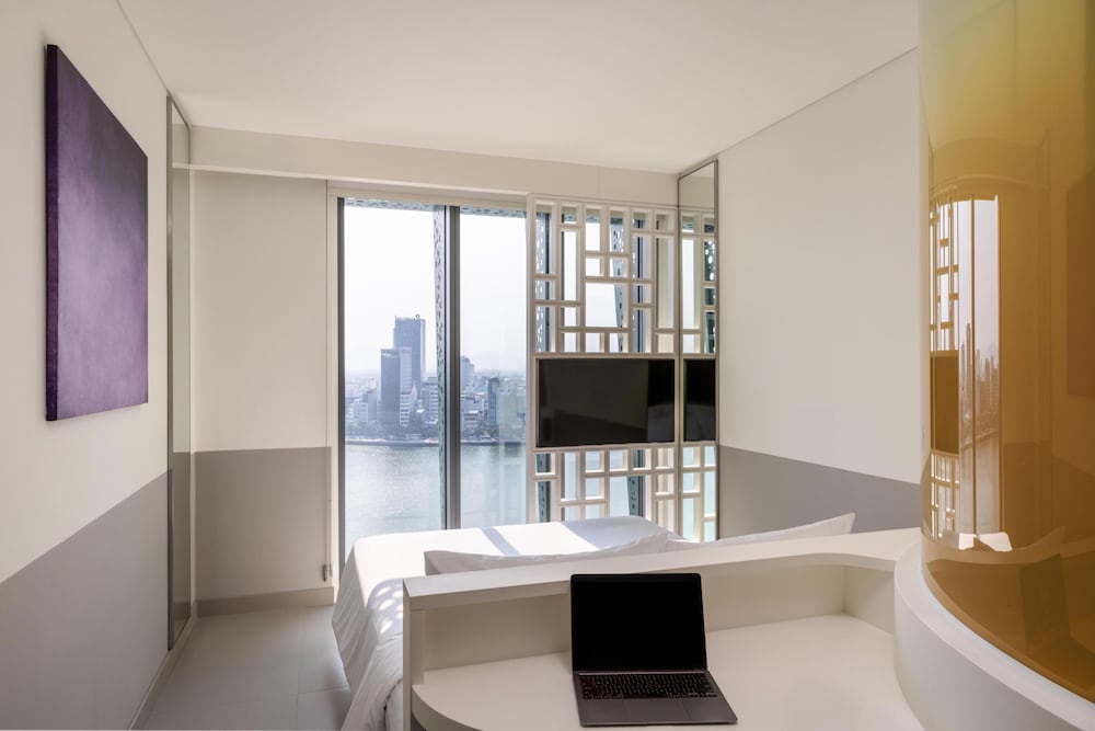 Room, 1 Queen Bed, River View - Photo 2