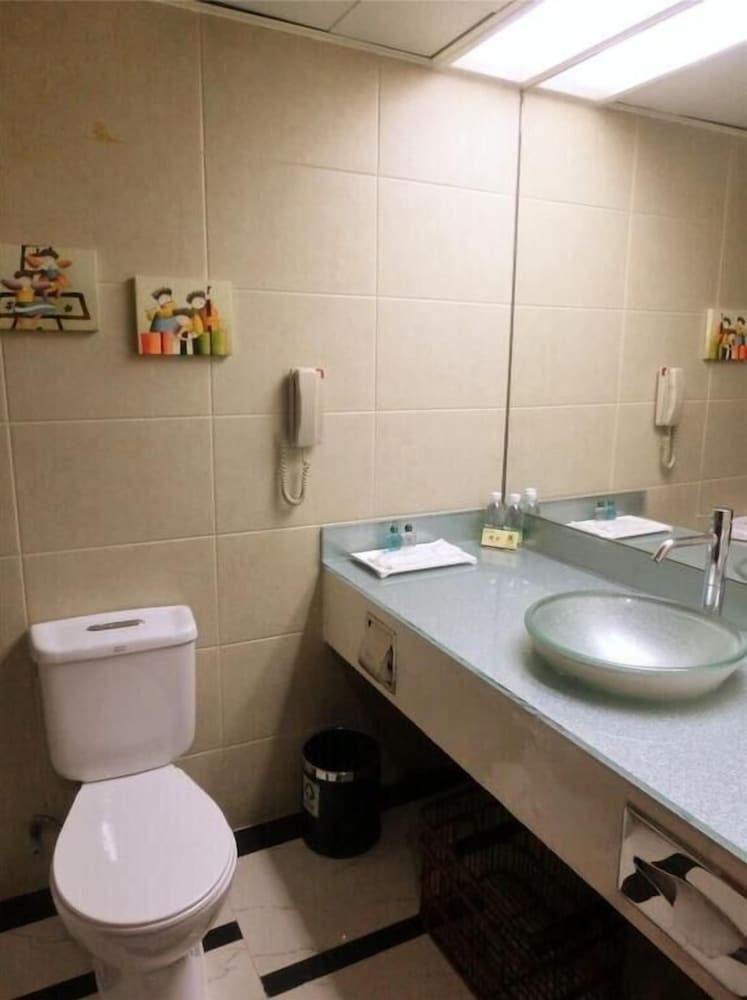 Standard Twin Room - Photo 6