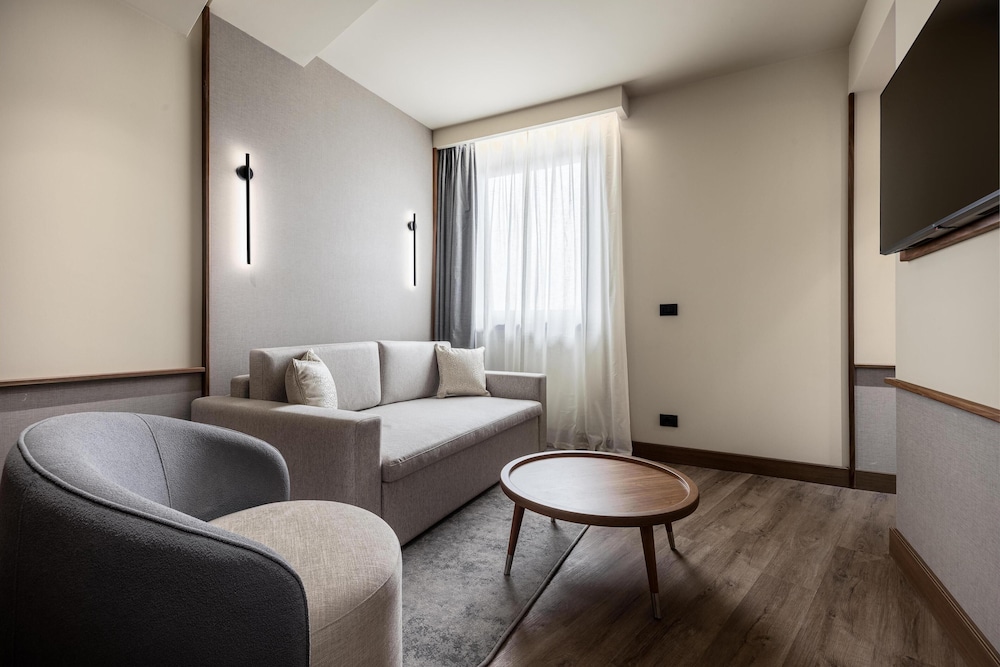 Suite - Photo 2