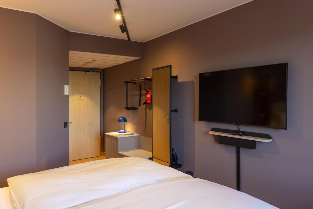Standard Twin Room - Photo 2