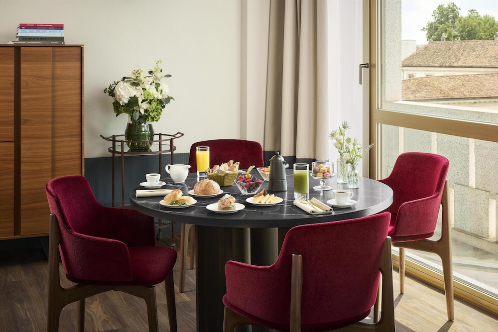 Suite (Duomo Extra Bed 3 Adults)