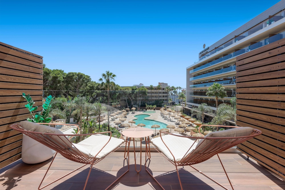 Junior Suite, Balcony, Garden View