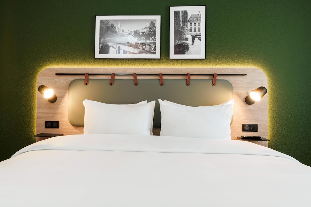 Standard Room, 1 Queen Bed - Photo 5