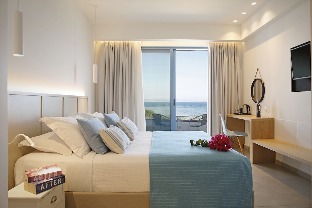 Superior Double Room, Sea View - Photo 4