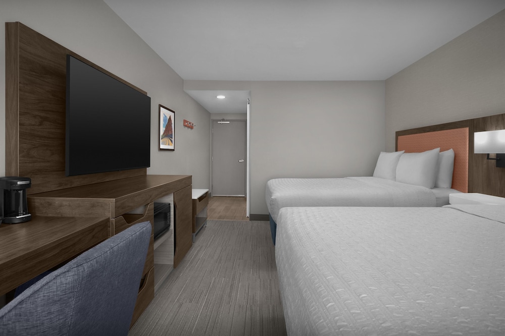 Room, 2 Queen Beds, Refrigerator & Microwave