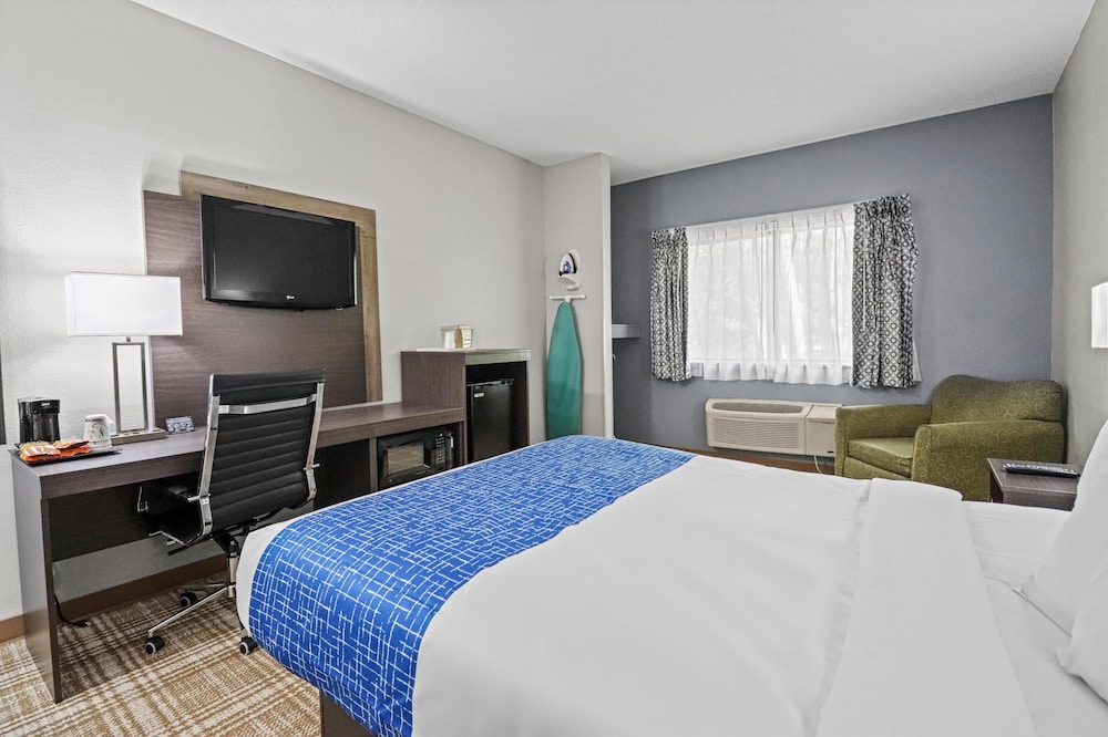 GrandStay Hotel & Suites