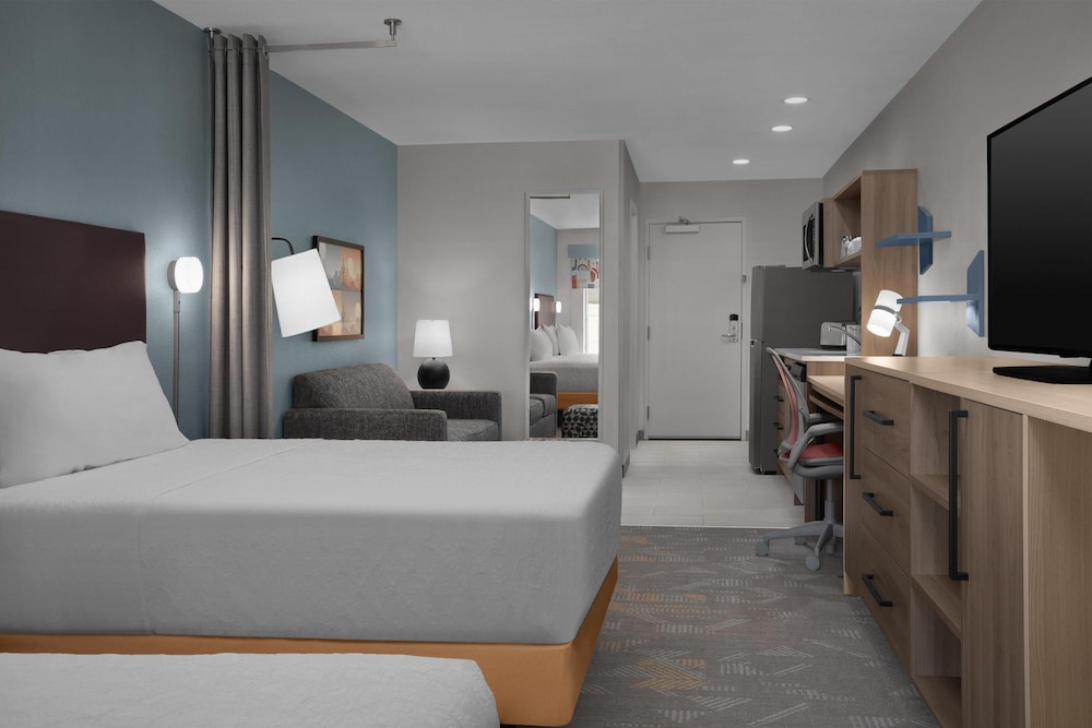 Studio, 2 Queen Beds, Accessible, Bathtub (Mobility & Hearing, Balcony) - Photo 6