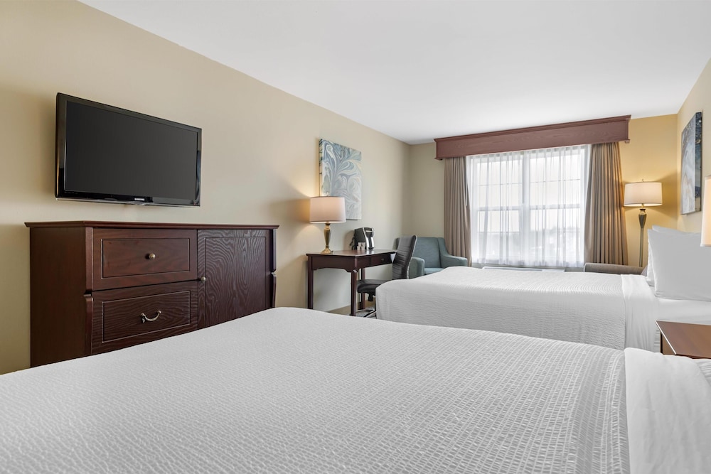 Suite, 2 Queen Beds, Non Smoking, Refrigerator & Microwave (with Sofabed) - Photo 1