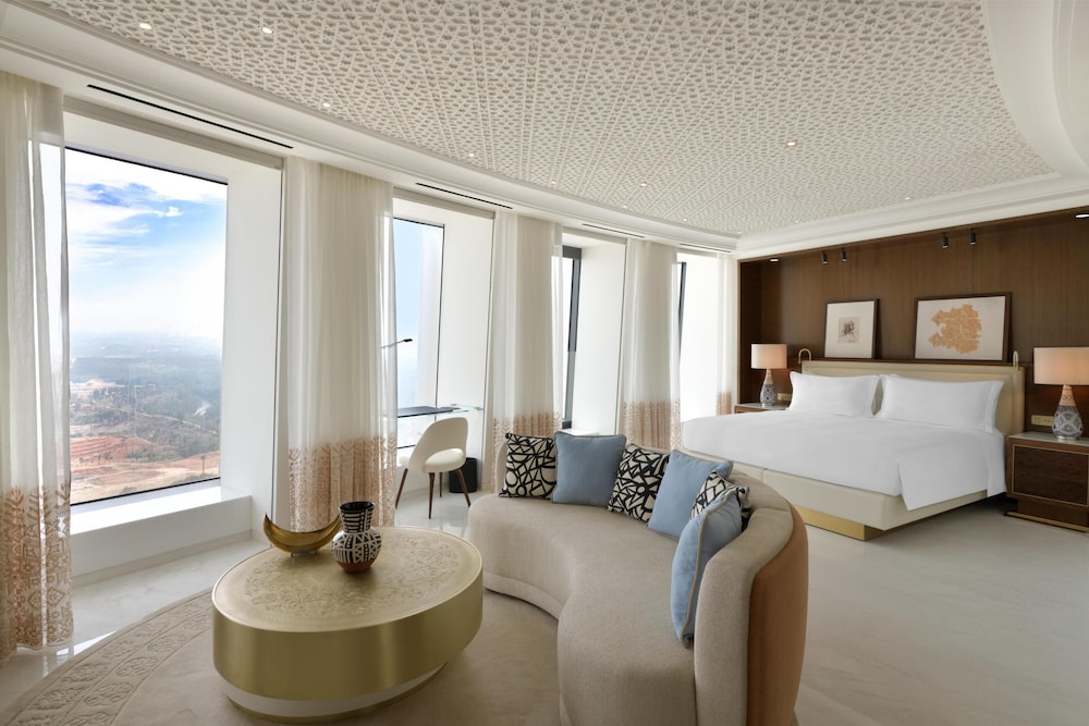 Deluxe Room, 1 King Bed, Accessible