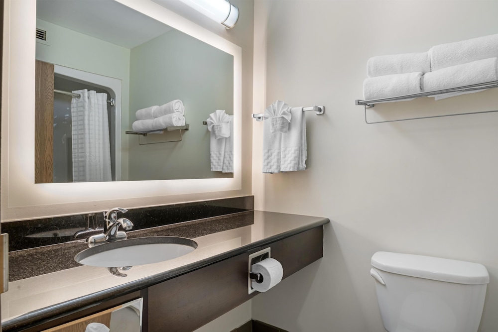 Standard Room, 2 Queen Beds, Non Smoking (Shower Only) - Photo 4