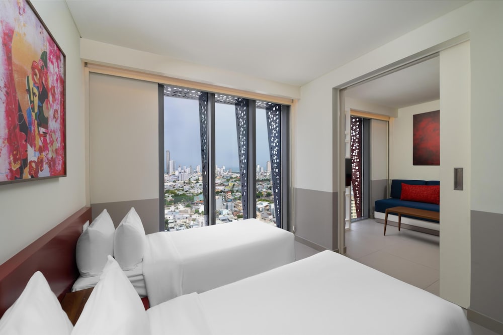 Suite, 2 Twin Beds, City View - Photo 3