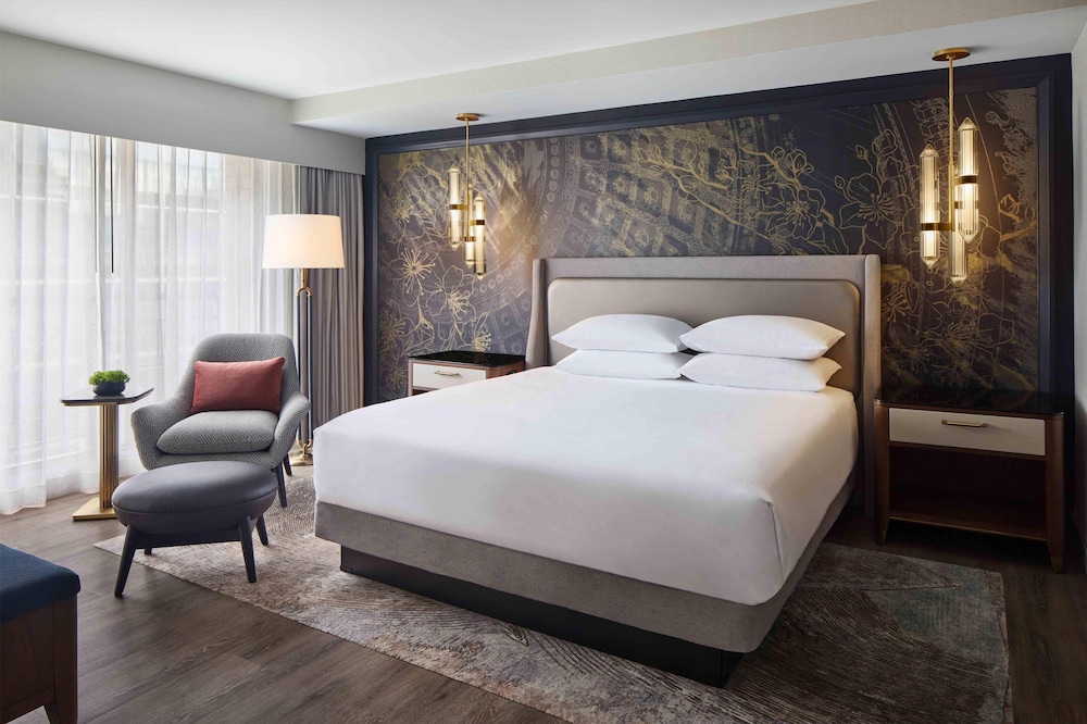Executive Room, 1 King Bed with Sofa bed photo 3